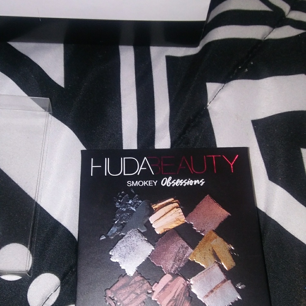 Huda beauty Smokey obsessions